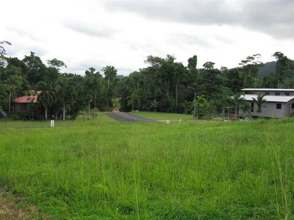 WHAT MAKES THIS BLOCK STAND OUT FROM THE REST? Picture 2