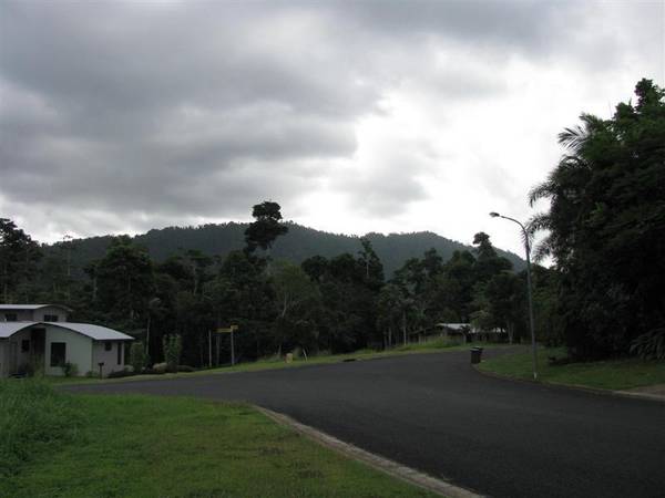 WHAT MAKES THIS BLOCK STAND OUT FROM THE REST? Picture 3