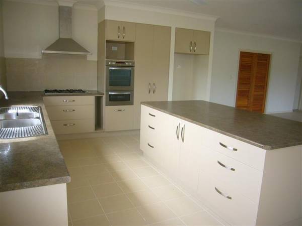 QUALITY IN A TROPICAL PARADISE SETTING Picture 3