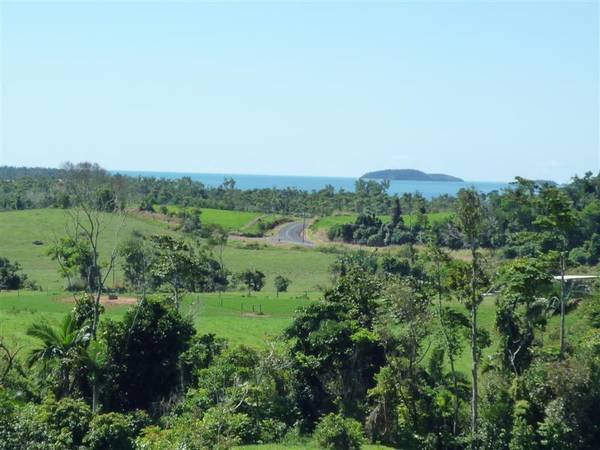 THE MOST EXCLUSIVE ACREAGE IN BINGIL BAY Picture 1