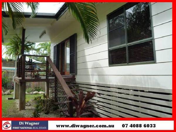 QUAINT COASTAL AMBIENCE Picture 1