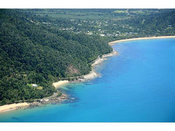 PRIVACY IN A RAINFOREST SETTING WITH AN ATTRACTIVE PRICE TAG! Picture 2