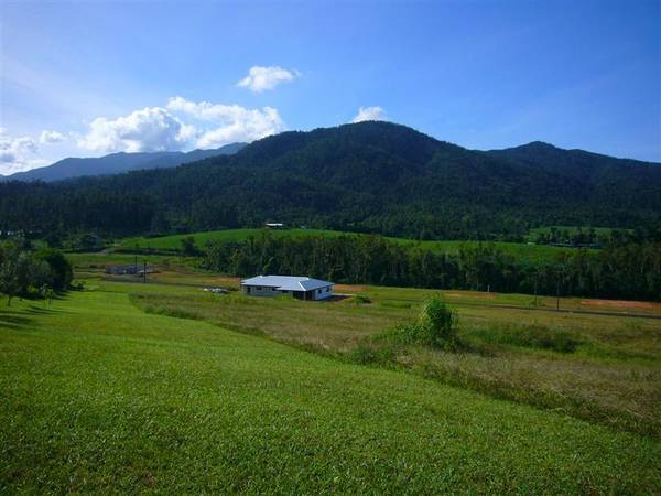 HOT PROPERTY! Picture 3