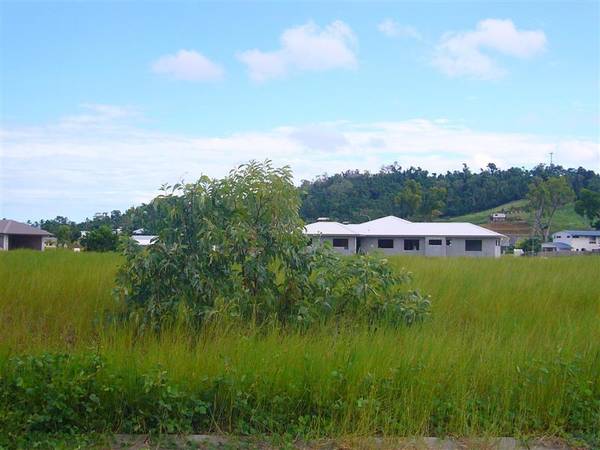 JUST LISTED! Picture 2