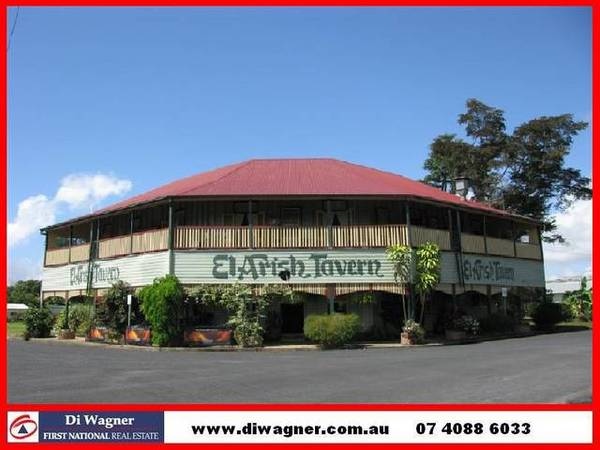 FREEHOLD HISTORIC TAVERN PROVIDES A NUMBER OF LIFESTYLE AND INCOME OPTIONS Picture 1