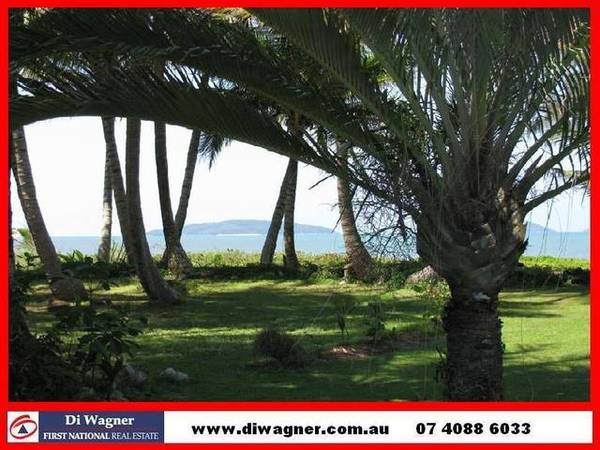 EVERYDAY'S A HOLIDAY WHEN YOU LIVE ON THE BEACHFRONT!! Picture 1