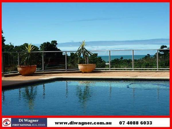 SECLUDED MEDITERRANEAN VILLA ON 12 HA (29 ACRES) - DECEASED ESTATE Picture 1