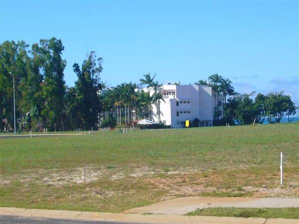 WONGALING WATERS GREAT FAMILY LOCATION! Picture 2