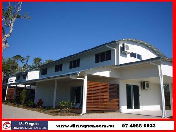 GREAT TOWNHOUSE OPPORTUNITY!! Picture 1