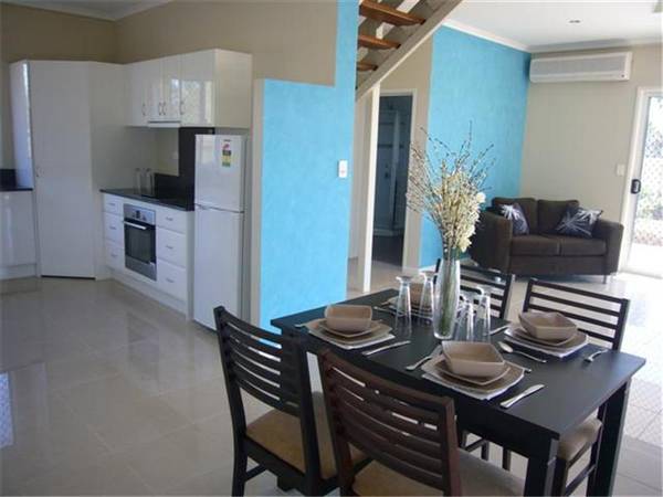 GREAT TOWNHOUSE OPPORTUNITY!! Picture 3