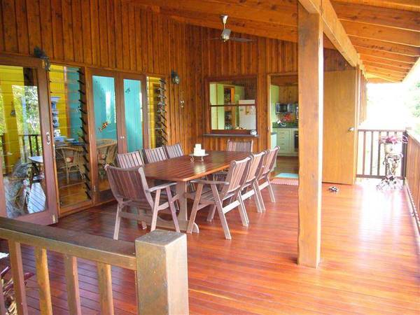 A TROPICAL HOME Picture 2