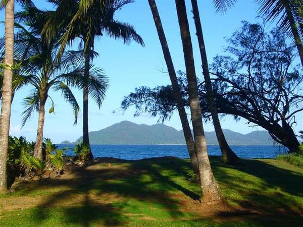 BEACHFRONT DEVELOPMENT SITE Picture 2