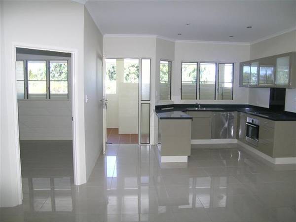 NEW UNIT IN A GREAT LOCATION! Picture 3