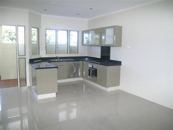 NEW UNIT IN A GREAT LOCATION! Picture 2