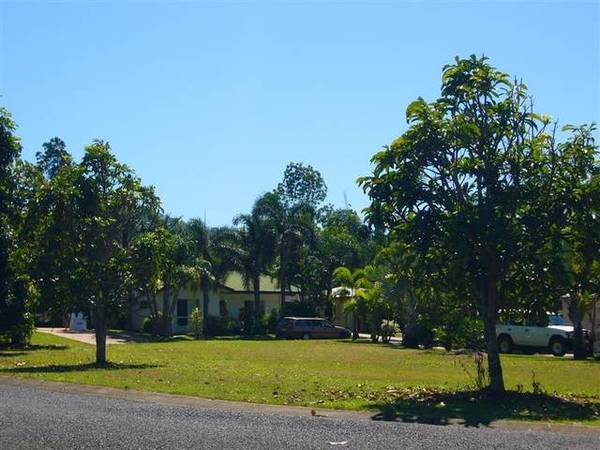 Close to the Park Picture 1