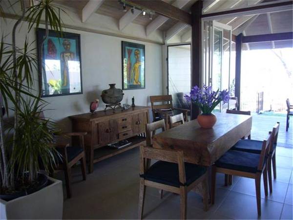 LUXURIOUSLY APPOINTED IN AN ENVIRONMENT THAT CAPTURES THE ESSENCE OF
MISSION BEACH Picture 2