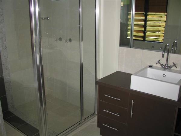 OPPORTUNITY IS KNOCKING - REDUCED TO SELL! Picture 3