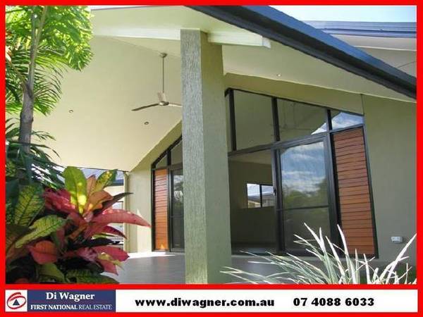 OPPORTUNITY IS KNOCKING - REDUCED TO SELL! Picture 1