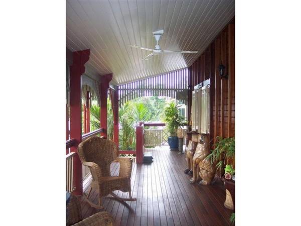 THE MOST MAGNIFICENT QUEENSLANDER IN MISSION BEACH Picture 2