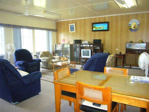 QUAINT COUNTRY CHARM Picture 3