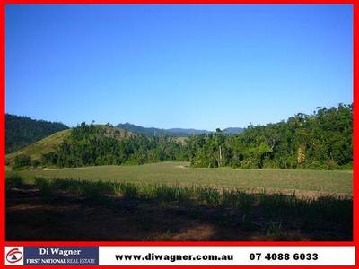 LIFESTYLE ACREAGE WITH INCOME POTENIAL Picture