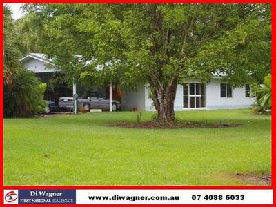 Red Claw Farm - Mission Beach Picture Red Claw Farm - Mission Beach Picture