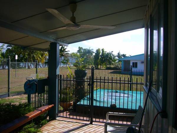 THE BEST BEACHFRONT LOCATION IN KURRIMINE BEACH Picture 3