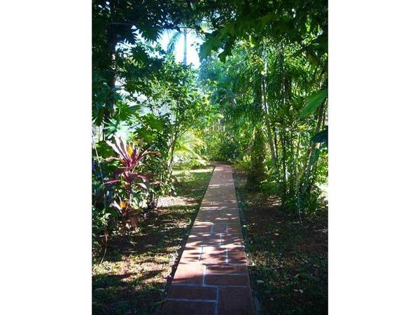 HOT PROPERTY, COOL HOME!! Picture 3