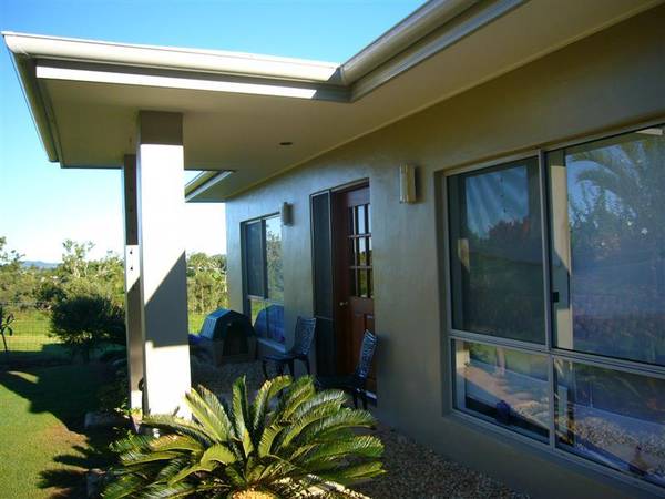 MISSION BEACH - CHOOSE TO LIVE WHERE OTHERS COME TO HOLIDAY Picture 2