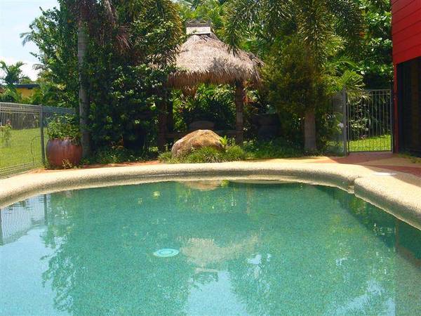 LIVE YOUR FANTASY Picture 3