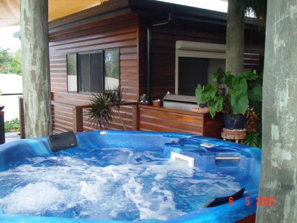 A FAMILY HOME OR A GREAT B & B? Picture 1