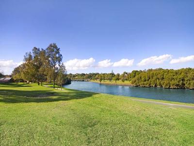 SOLD BY EARLWOOD REAL ESTATE Picture