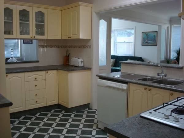 UNDER CONTRACT Picture 3