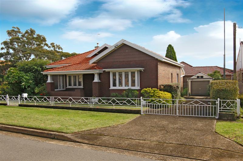 CLASSIC HOME Picture 1