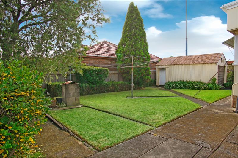 CLASSIC HOME Picture 2