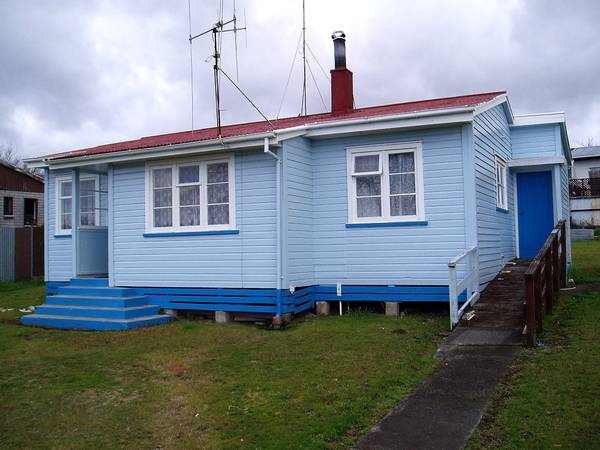 Bargain Beauty Picture 1