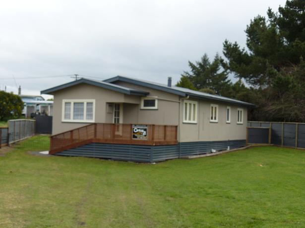 Plenty Of Room Picture 1