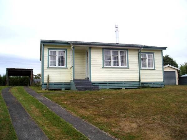 Tidy three bedroom home Picture 1