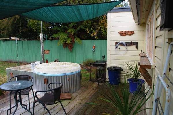 Fully Furnished Picture 2