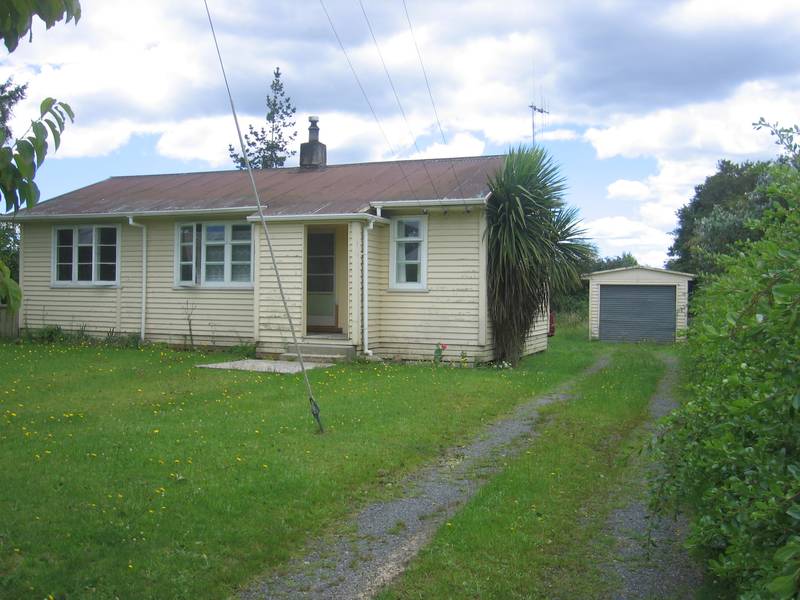 Easy Walk To Lake Picture 1