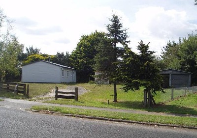 Lovely two bedroom home on large section Picture