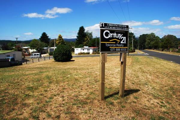 Lake Road Section Up For Grabs!!! Picture 3