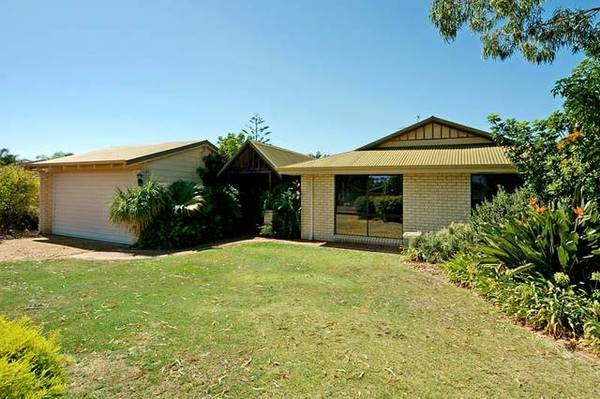 4x2 NEAR SCHOOL AND SHOPS. Picture 3