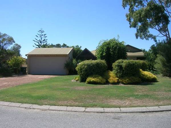 4x2 NEAR SCHOOL AND SHOPS. Picture 1