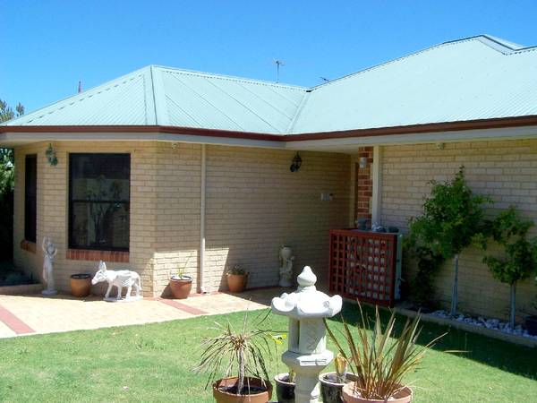 A PRESTIGE HOME PLUS BUSINESS OPPORTUNITY IN THE HEART OF TOWN Picture 3