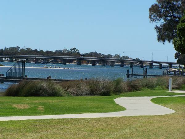 A PRESTIGE HOME PLUS BUSINESS OPPORTUNITY IN THE HEART OF TOWN Picture 1