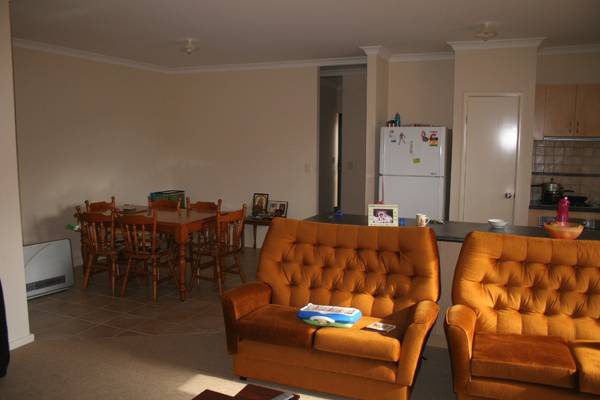 CENTRAL MANDURAH - STROLL TO THE FORESHORE Picture 2