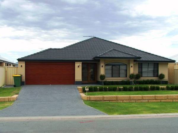 DESIRABLE FAMILY HOME Picture 1