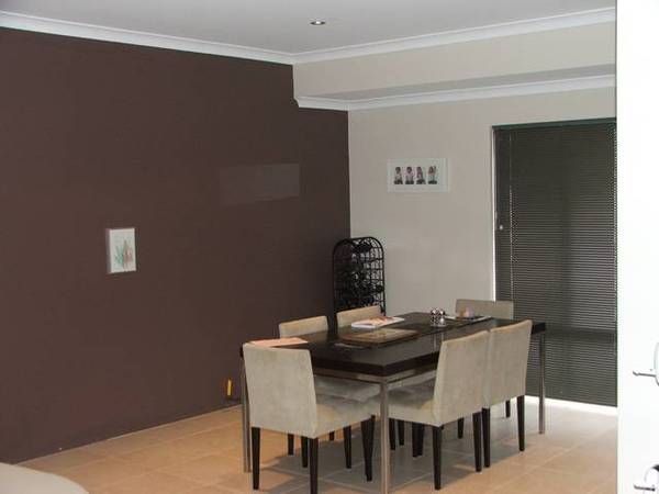 DESIRABLE FAMILY HOME Picture 3