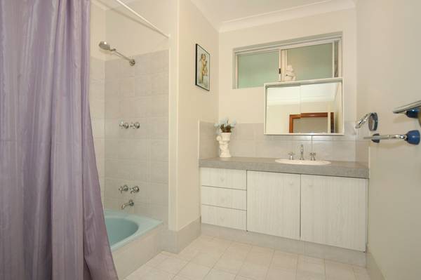 OCEAN VIEWS, POTENTIAL DUPLEX BLOCK. Picture 3